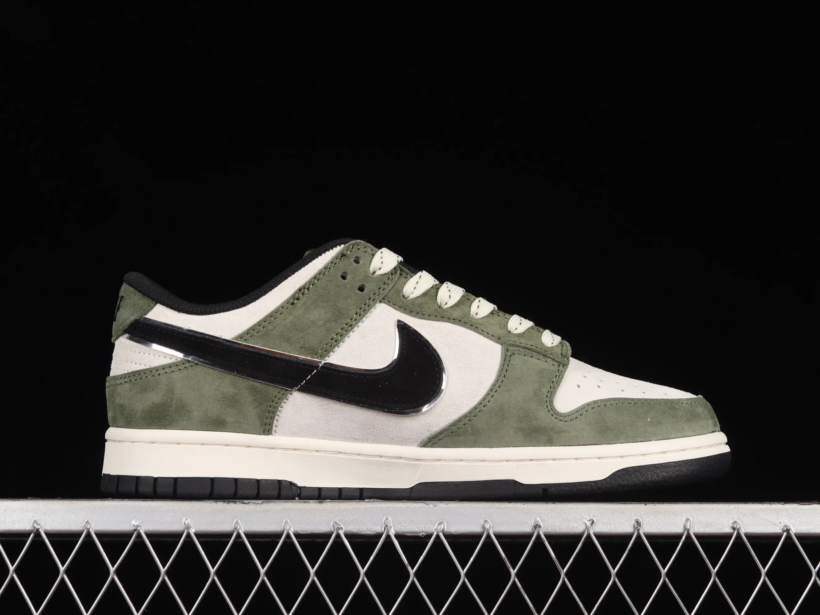 All Categories Nk SB Dunk Series Nk SB Dunk Low Low-top sneakers Otomo Katsuhiro x Nk SB Dunk Low "Steamboy OST" Creative customization collaboration Otomo Katsuhiro joint SB low-top sports and leisure sneakers FF0918-015